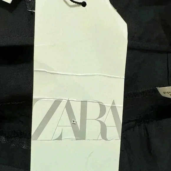 Zara Black Pleated Dress Shorts Size Medium - Picture 4 of 5